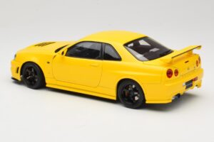 Nissan Skyline GT-R R34 Customized Version Gul MotorHelix 1:18 M83412 Metall — bild 7 av 8