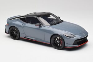 Nissan Z RZ34 NISMO Stealth Grå GT Spirit 1:18 GT484 Resin — bild 4 av 6