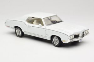 Oldsmobile Cutlass SX Vit ERTL 1:18 33775 Metall — bild 6 av 8