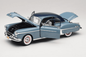 Oldsmobile 88 Blå Grease Auto World 1:18 AWSS103/06 Metall — bild 2 av 8