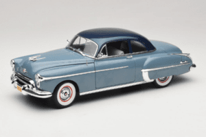 Oldsmobile 88 Blå Grease Auto World 1:18 AWSS103/06 Metall