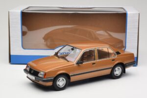 Opel Ascona C Berlina Beige Metallic MCG 1:18 MCG18459 Metall — bild 6 av 6