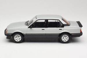 Opel Ascona C SR Silver MCG 1:18 MCG18460 Metall — bild 3 av 6