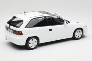 Opel Astra F GSi Blanc Casablanca Norev 1:18 183673 Metall — bild 2 av 6