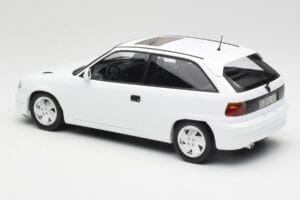 Opel Astra F GSi Blanc Casablanca Norev 1:18 183673 Metall — bild 5 av 6