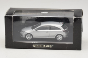 Opel Astra H GTC Silver Minichamps 1:43 ASTRA003 Metall — bild 4 av 4