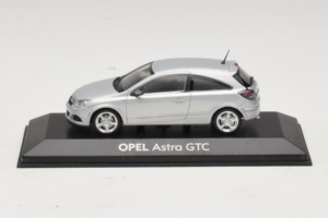 Opel Astra H GTC Silver Minichamps 1:43 ASTRA003 Metall