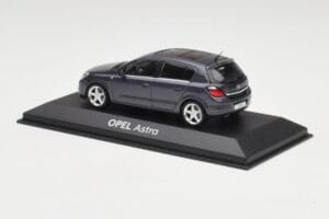 Opel Astra H Mörkblå Minichamps 1:43 B24910027-A1 Metall — bild 3 av 4
