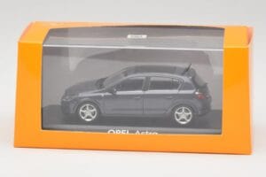 Opel Astra H Grå Minichamps 1:43 B24910027A Metall — bild 4 av 4