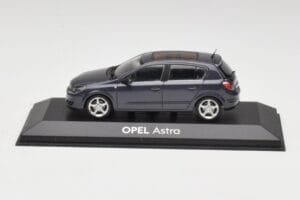 Opel Astra H Grå Minichamps 1:43 B24910027A Metall
