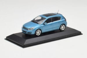 Opel Astra H Ljusblå Minichamps 1:43 400043001 Metall — bild 2 av 4