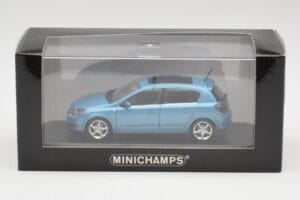 Opel Astra H Ljusblå Minichamps 1:43 400043001 Metall — bild 4 av 4