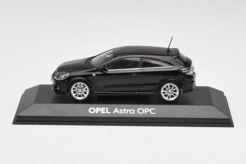 Opel Astra H OPC Svart Minichamps 1:43 90399890 Metall