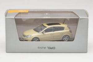 Opel Astra H Gul Metallic Minichamps 1:43 403043003 Metall — bild 4 av 4