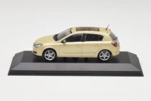 Opel Astra H Gul Metallic Minichamps 1:43 403043003 Metall