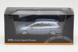 Opel Astra J Sports Tourer Blue Metallic Minichamps 1:43 400049012 Metall — bild 4 av 4