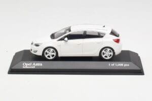 Opel Astra J Vit Minichamps 1:43 400049001 Metall