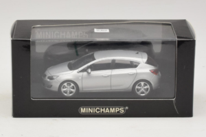 Opel Astra J Silver Minichamps 1:43 400049000 Metall — bild 4 av 4
