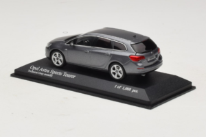Opel Astra J Sports Tourer Minichamps 1:43 400049014 Metall — bild 3 av 4