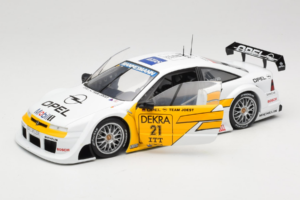 Opel Calibra V6 #21 N. Amorim DTM 1995 UT Models 1:18 180954221 Metall — bild 2 av 8