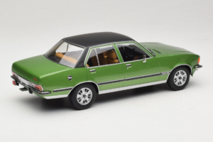 Opel Commodore B Grön MCG 1:18 MCG18565 Metall — bild 2 av 6