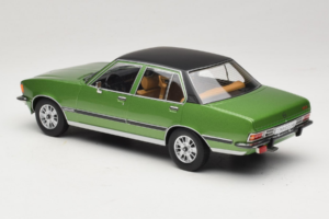 Opel Commodore B Grön MCG 1:18 MCG18565 Metall — bild 5 av 6