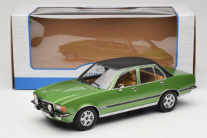 Opel Commodore B Grön MCG 1:18 MCG18565 Metall — bild 6 av 6