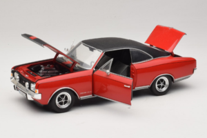 Opel Commodore GS/E Röd Revell 1:18 8826 Metall — bild 2 av 8