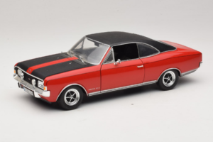 Opel Commodore GS/E Röd Revell 1:18 8826 Metall
