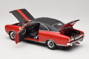 Opel Commodore GS/E Röd Revell 1:18 8826 Metall — bild 5 av 8