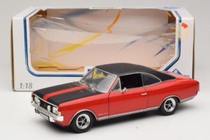 Opel Commodore GS/E Röd Revell 1:18 8826 Metall — bild 8 av 8