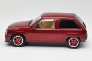 Opel Corsa A Custom Röd MCG 1:18 MCG18433 Metall — bild 3 av 6