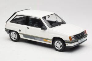 Opel Corsa A Sprint Vit MCG 1:18 MCG18432 Metall — bild 4 av 6