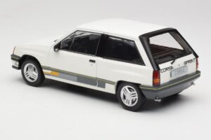 Opel Corsa A Sprint Vit MCG 1:18 MCG18432 Metall — bild 5 av 6