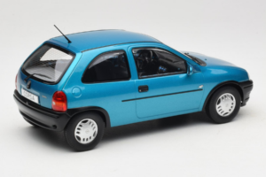 Opel Corsa B Blue Metallic MCG 1:18 MCG18514 Metall — bild 2 av 6