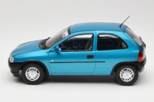 Opel Corsa B Blue Metallic MCG 1:18 MCG18514 Metall — bild 3 av 6
