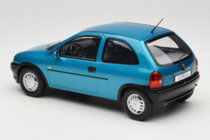 Opel Corsa B Blue Metallic MCG 1:18 MCG18514 Metall — bild 5 av 6