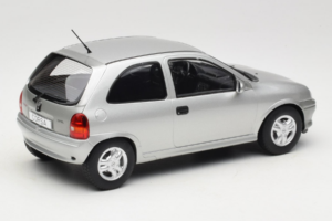 Opel Corsa B Grey Metallic MCG 1:18 MCG18515 Metall — bild 2 av 6