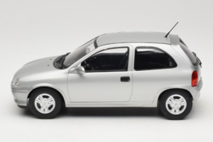 Opel Corsa B Grey Metallic MCG 1:18 MCG18515 Metall — bild 3 av 6