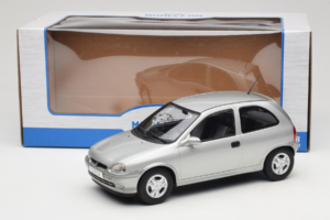 Opel Corsa B Grey Metallic MCG 1:18 MCG18515 Metall — bild 6 av 6