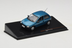 Opel Corsa B Swing Blå IXO 1:43 CLC581N Metall — bild 2 av 4