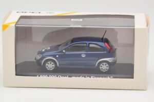 Opel Corsa C 1.5M Made in Eisenach Minichamps 1:43 OPEL003 Metall — bild 4 av 4