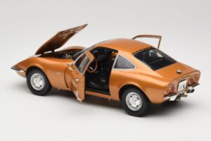 Opel GT Guld Minichamps 1:18 180049025 Metall — bild 5 av 8