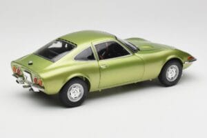 Opel GT Green Metallic Minichamps 1:18 180049029 Metall — bild 3 av 8