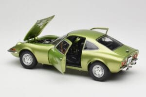Opel GT Green Metallic Minichamps 1:18 180049029 Metall — bild 5 av 8