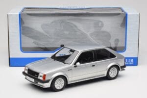 Opel Kadett D GTE Silver MCG 1:18 MCG18533 Metall — bild 6 av 6