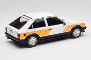 Opel Kadett D SR Vit med Gul Dekor MCG 1:18 MCG18534 Metall — bild 2 av 6