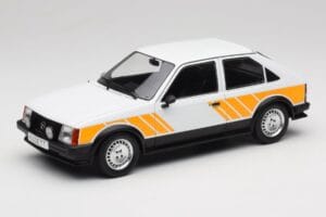 Opel Kadett D SR Vit med Gul Dekor MCG 1:18 MCG18534 Metall