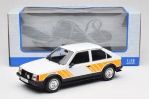 Opel Kadett D SR Vit med Gul Dekor MCG 1:18 MCG18534 Metall — bild 6 av 6