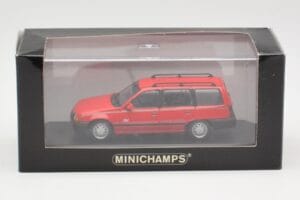 Opel Kadett E Club Kombi Röd Minichamps 1:43 400045910 Metall — bild 2 av 3
